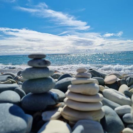 Zygi Beachfront Villa エクステリア 写真