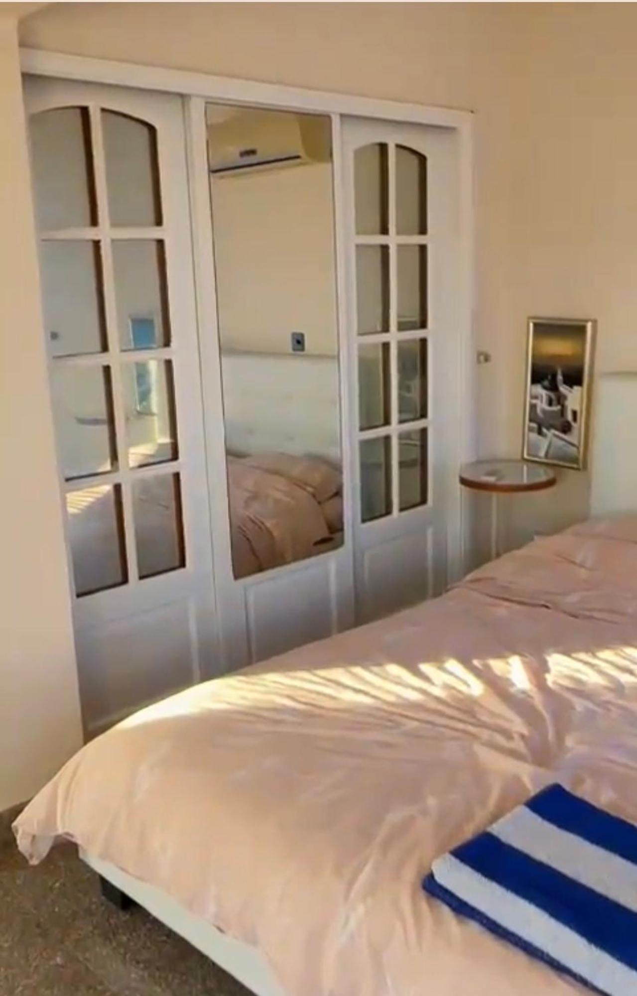 Zygi Beachfront Villa エクステリア 写真