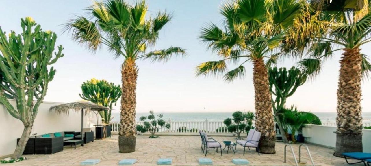 Zygi Beachfront Villa エクステリア 写真