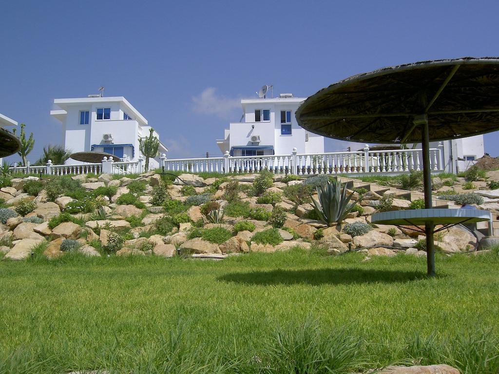 Zygi Beachfront Villa エクステリア 写真